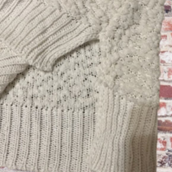 Off White Popcorn Sweater with Hood   T63020ML  NWT Boutique - Picture 9 of 11